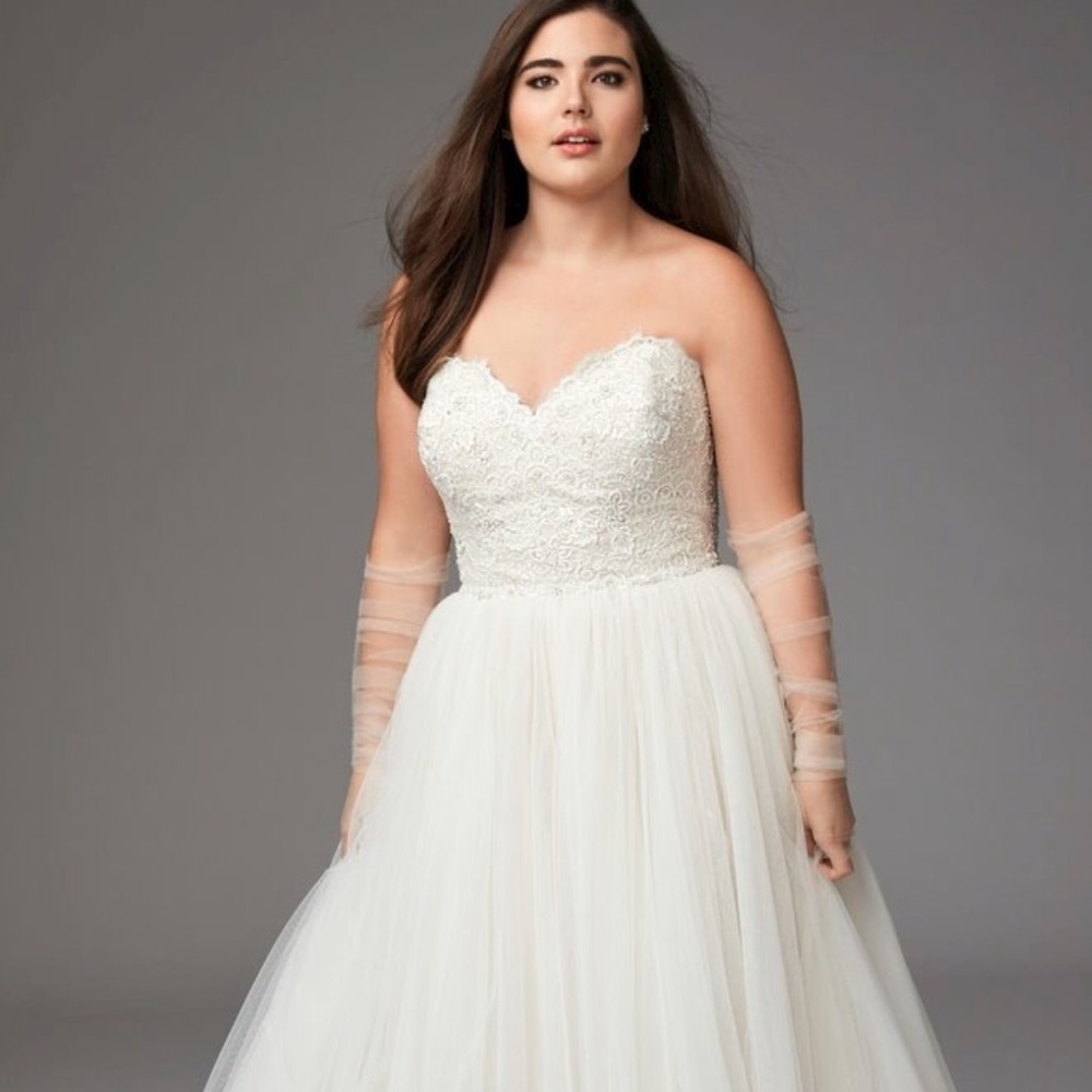 Watters Sheridan Plus Size Wedding Dress